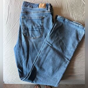 American Eagle High-Rise Skinny Kick Jeans (medium wash)